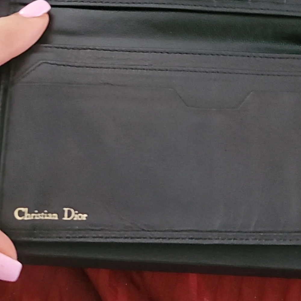 Christian Dior slim wallet(vintage) has wrinkles